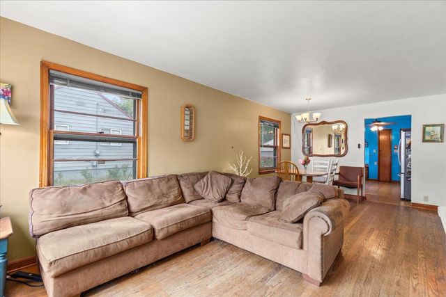 1405 W Custer AVENUE, Milwaukee, WI 53209