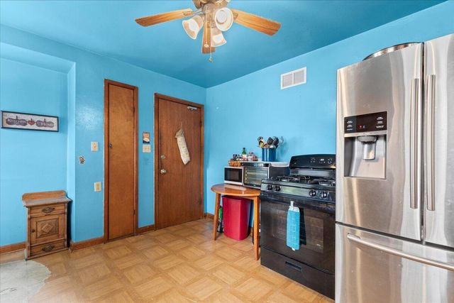 1405 W Custer AVENUE, Milwaukee, WI 53209