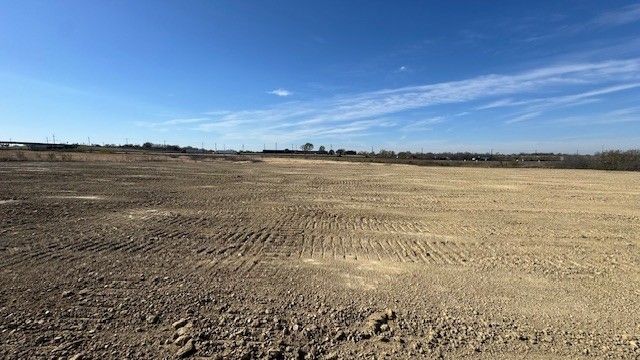 2824 Milam Road E, Sanger, TX 76266