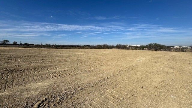 2824 Milam Road E, Sanger, TX 76266