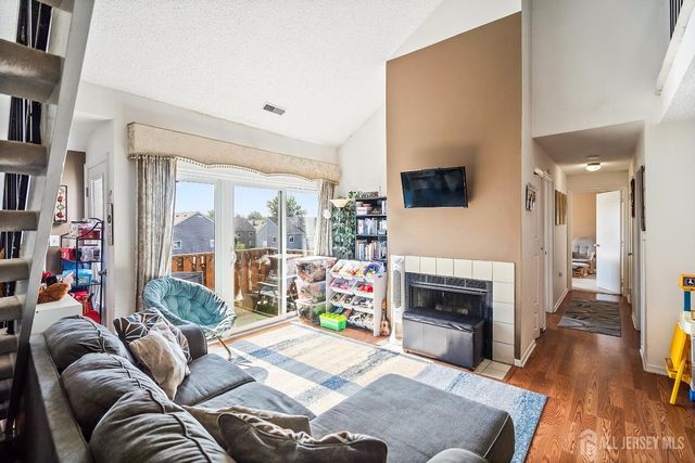 9207 Tamarron Drive, Plainsboro, NJ 08536