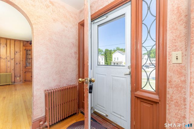84 Norwich Avenue, Colchester, CT 06415