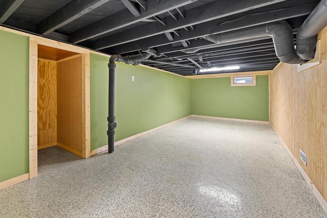 625 Madison AVENUE, West Bend, WI 53095