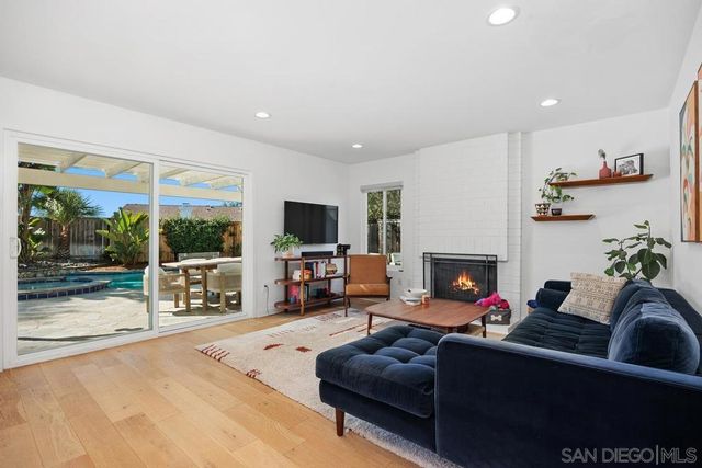 6429 La Vanco Ct, Carlsbad, CA 92009