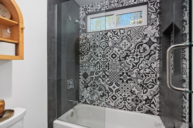 6429 La Vanco Ct, Carlsbad, CA 92009