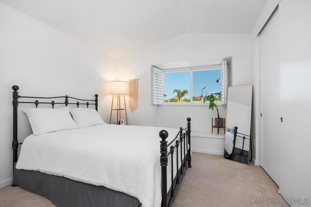 6429 La Vanco Ct, Carlsbad, CA 92009