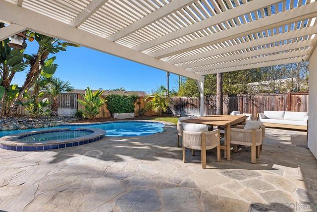 6429 La Vanco Ct, Carlsbad, CA 92009