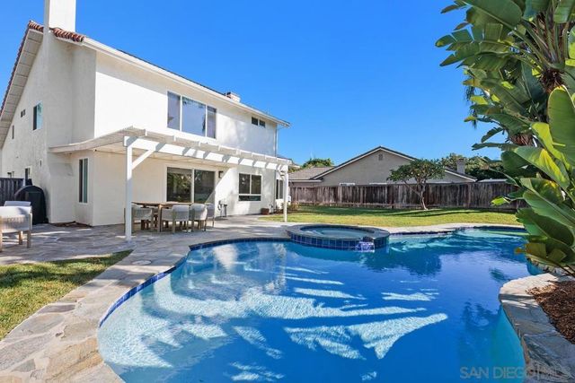 6429 La Vanco Ct, Carlsbad, CA 92009