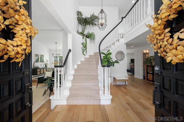 6429 La Vanco Ct, Carlsbad, CA 92009