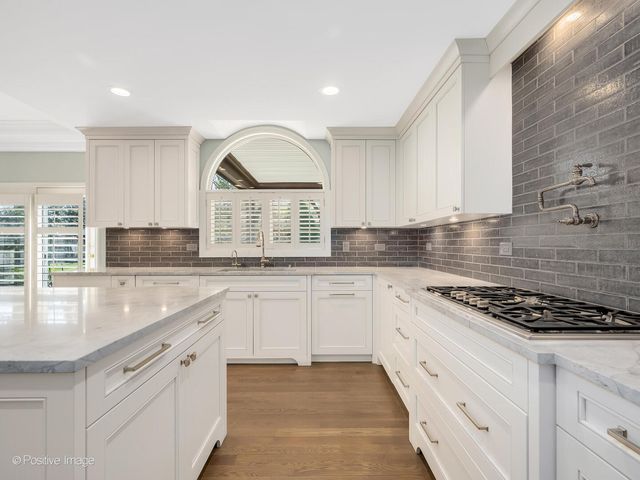 1604 Burr Ridge Club, Burr Ridge, IL 60527