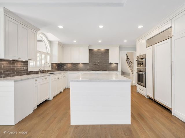 1604 Burr Ridge Club, Burr Ridge, IL 60527