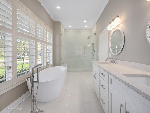 1604 Burr Ridge Club, Burr Ridge, IL 60527