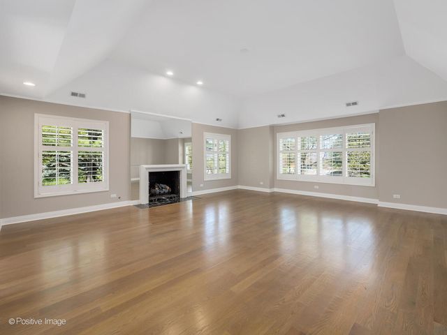 1604 Burr Ridge Club, Burr Ridge, IL 60527