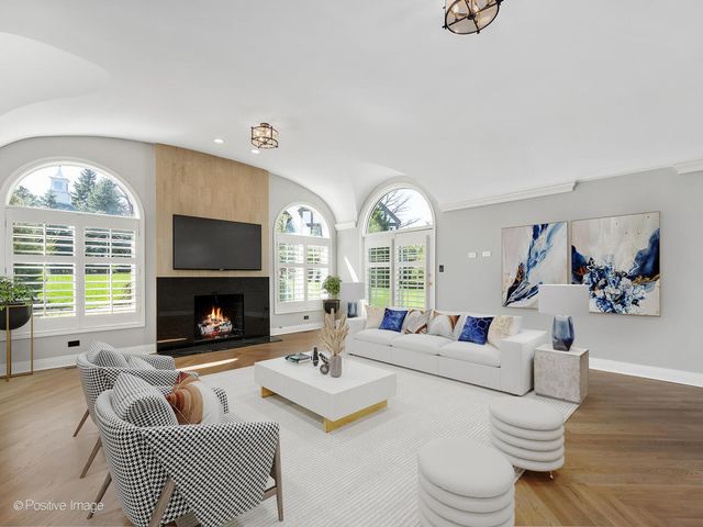 1604 Burr Ridge Club, Burr Ridge, IL 60527
