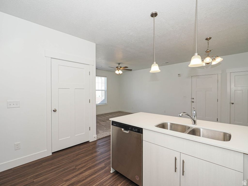 Image 11 of property listing at 13742 S HANLEY LN #GG202, Riverton, UT 84096