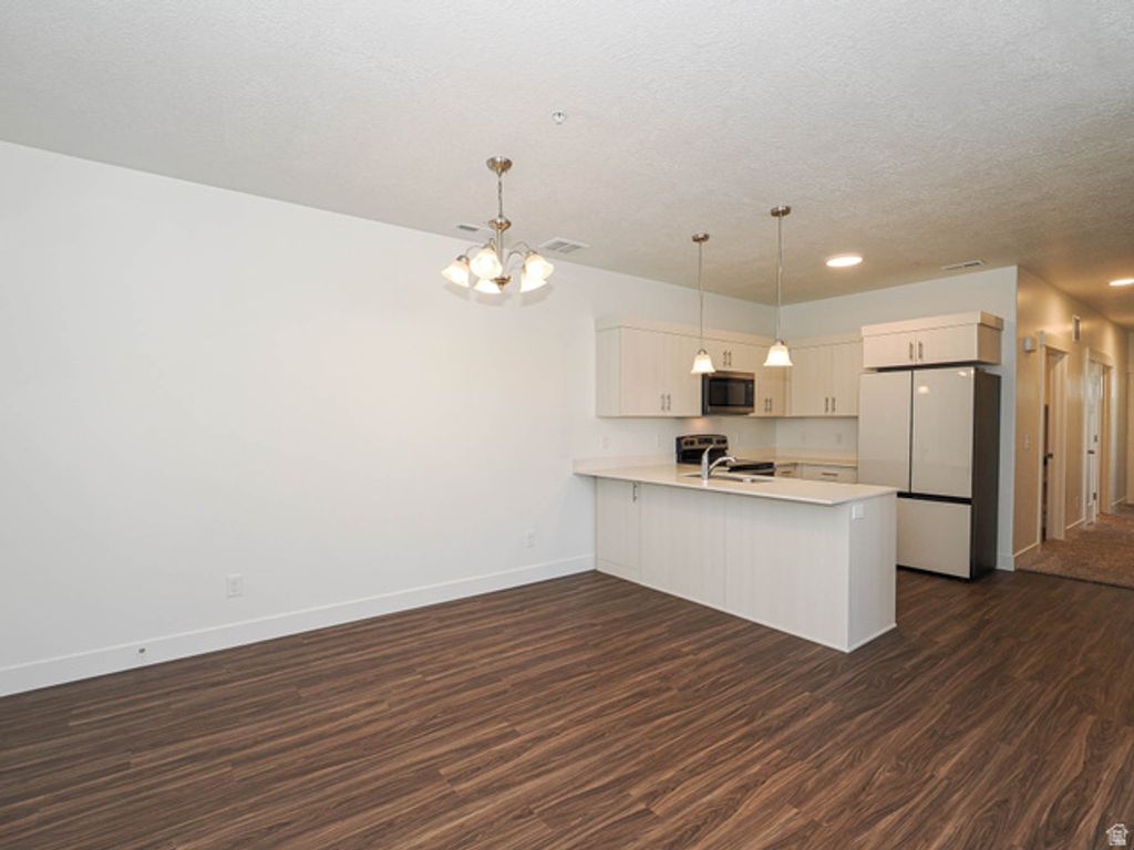 Image 12 of property listing at 13742 S HANLEY LN #GG202, Riverton, UT 84096
