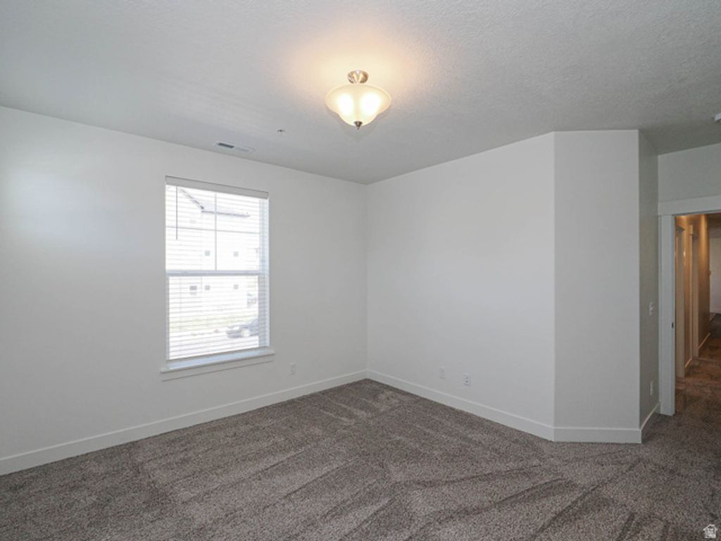 Image 17 of property listing at 13742 S HANLEY LN #GG202, Riverton, UT 84096