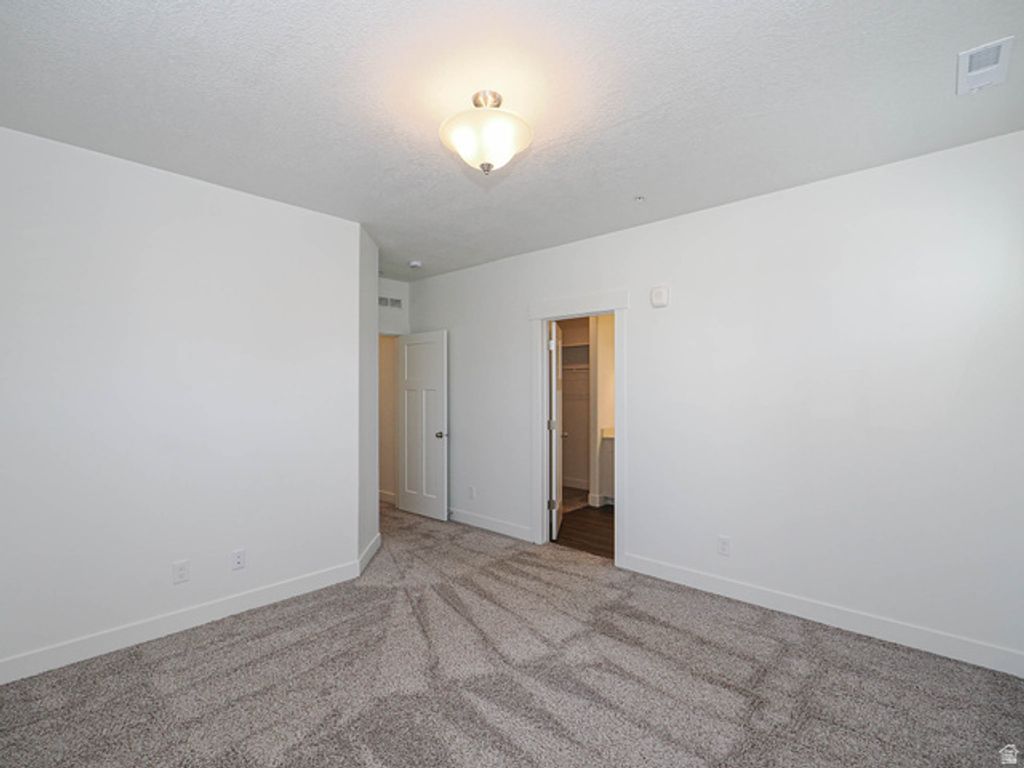 Image 28 of property listing at 13742 S HANLEY LN #GG202, Riverton, UT 84096