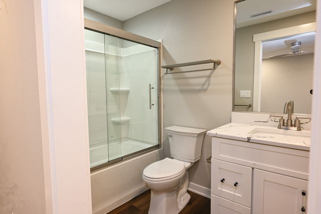 5495 NW 66th Avenue, Johnston, IA 50131