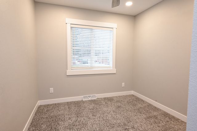 5495 NW 66th Avenue, Johnston, IA 50131