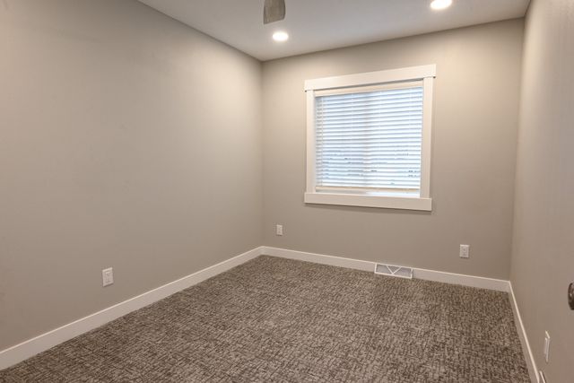 5495 NW 66th Avenue, Johnston, IA 50131