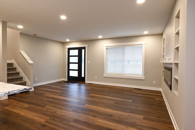 5495 NW 66th Avenue, Johnston, IA 50131