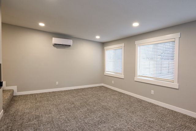 5495 NW 66th Avenue, Johnston, IA 50131