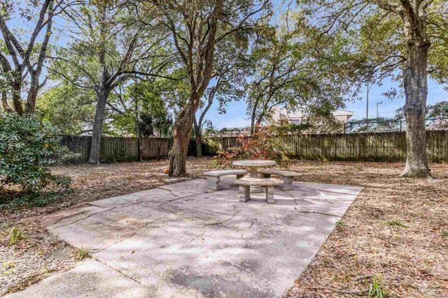 113 Berkley Dr, Pensacola, FL 32503
