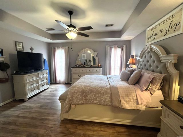 368 Meadow Creek Drive, Benton, AR 72015