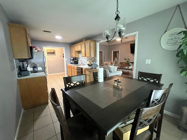 368 Meadow Creek Drive, Benton, AR 72015