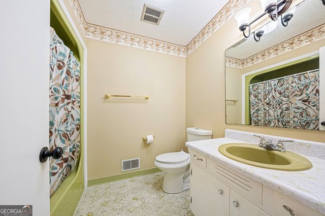 380 Pine Valley Drive, Royston, GA 30662