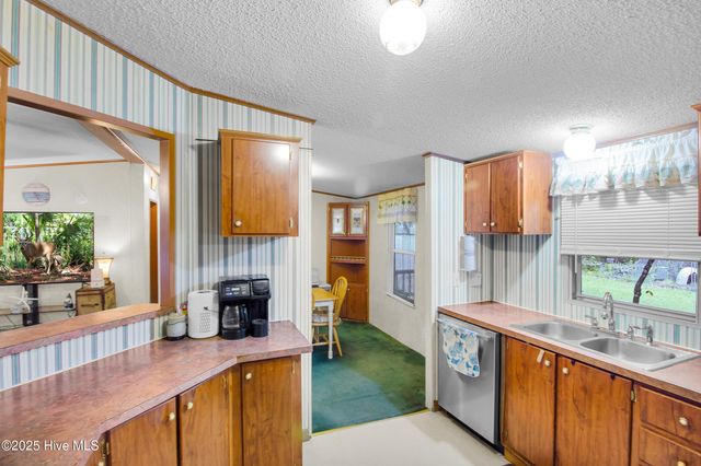 710 W West Firetower Road, Swansboro, NC 28584