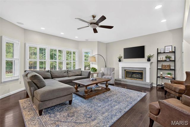 16301 Autumn Crest Court, Ellisville, MO 63011