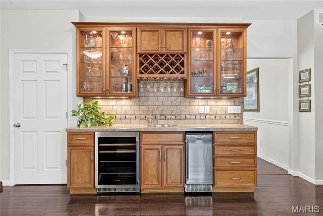 16301 Autumn Crest Court, Ellisville, MO 63011