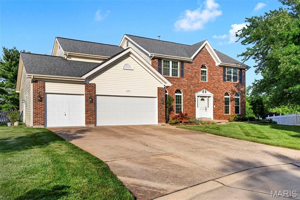 16301 Autumn Crest Court, Ellisville, MO 63011