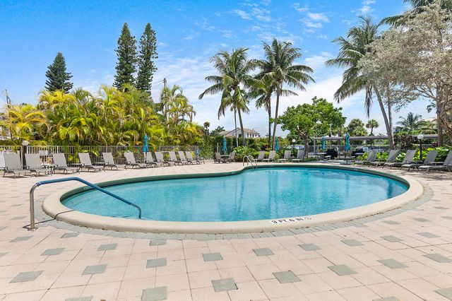 2851 S Ocean Boulevard 2 A, Boca Raton, FL 33432