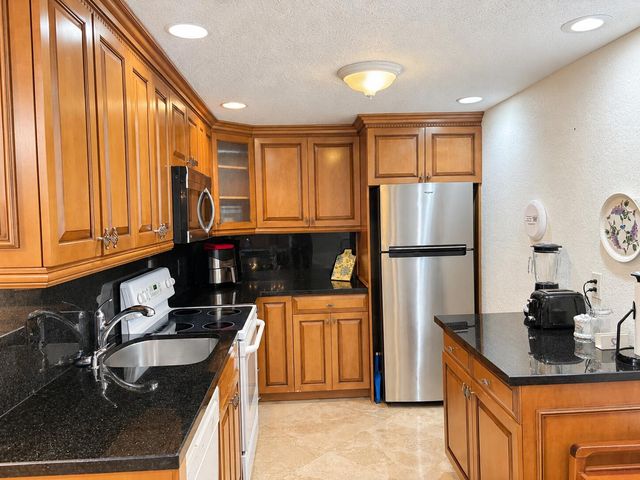 2851 S Ocean Boulevard 2 A, Boca Raton, FL 33432