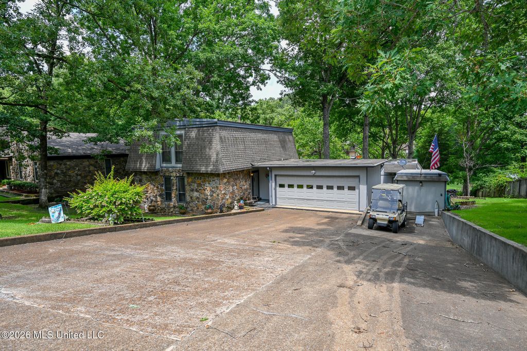 2401 Placid Cove, Nesbit, MS 38651 — photo 2