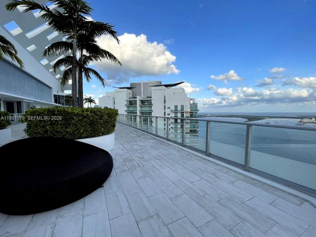 1300 Brickell Bay Dr 2405, Miami, FL 33131
