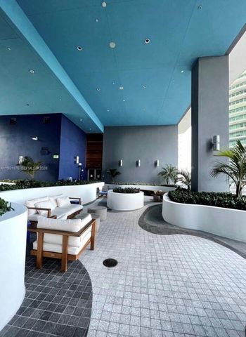 1300 Brickell Bay Dr 2405, Miami, FL 33131