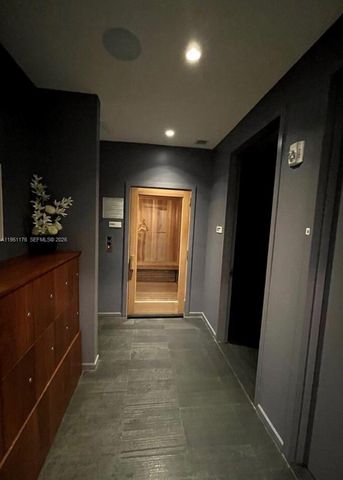 1300 Brickell Bay Dr 2405, Miami, FL 33131