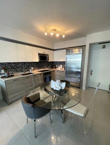 1300 Brickell Bay Dr 2405, Miami, FL 33131