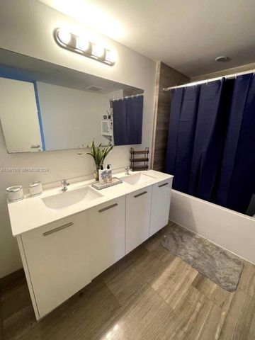 1300 Brickell Bay Dr 2405, Miami, FL 33131