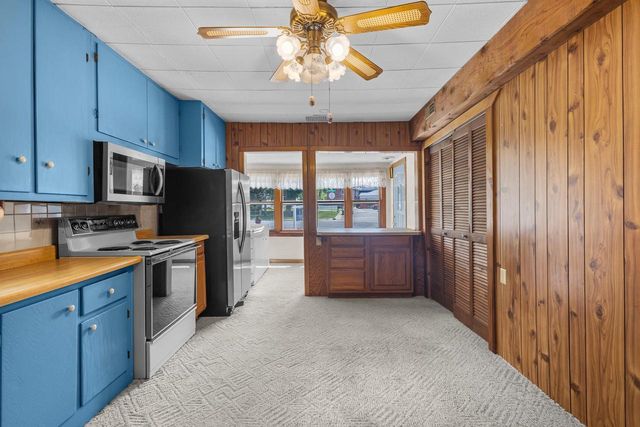 5904 Lake Edge Road, Mcfarland, WI 53558