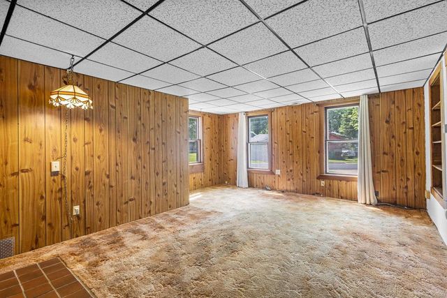 5904 Lake Edge Road, Mcfarland, WI 53558