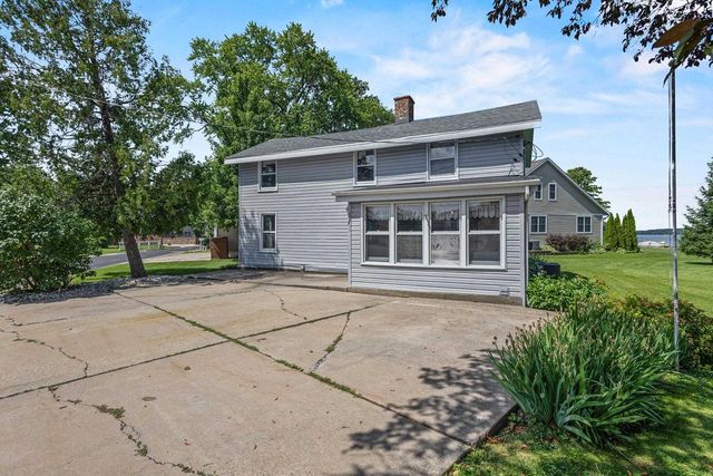 5904 Lake Edge Road, Mcfarland, WI 53558