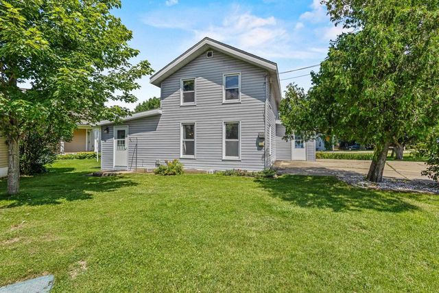 5904 Lake Edge Road, Mcfarland, WI 53558