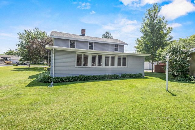 5904 Lake Edge Road, Mcfarland, WI 53558