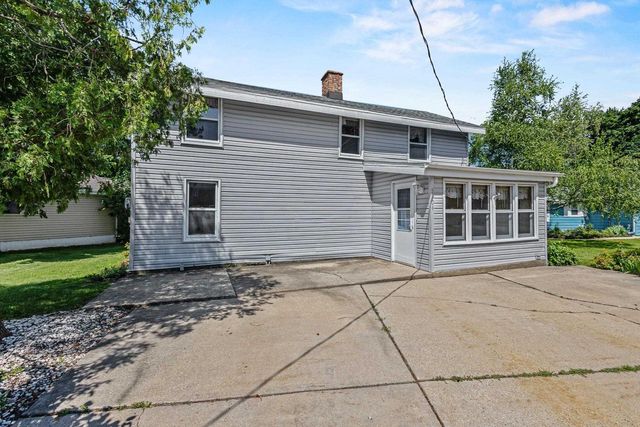 5904 Lake Edge Road, Mcfarland, WI 53558