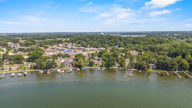 5904 Lake Edge Road, Mcfarland, WI 53558